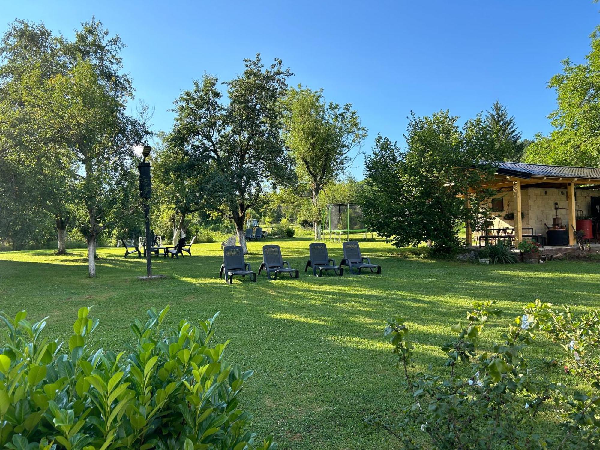 Apartments Celopek Licko Petrovo Selo Экстерьер фото